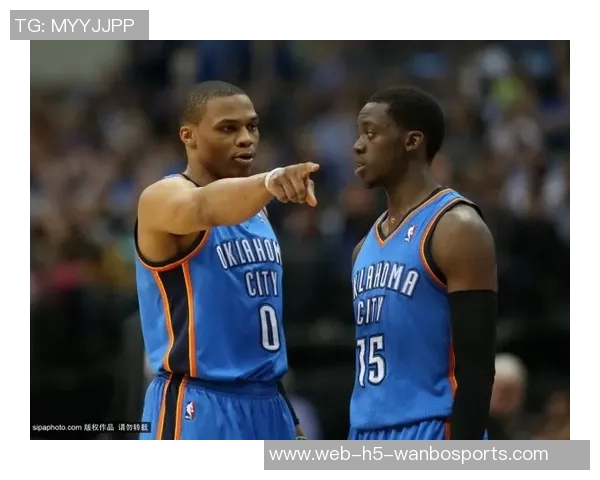 雷霆三分如虹狄龙替补席无奈神情引发网友热议