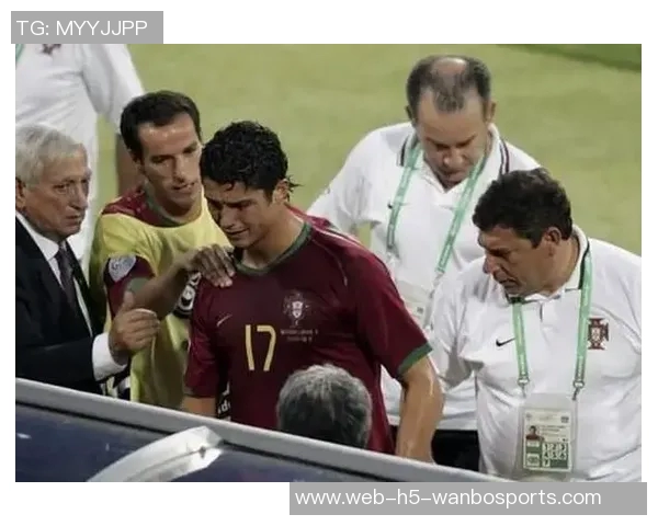 梅西再创历史包揽金球与FIFA最佳荣登第七次C罗紧随其后登贝莱成新星